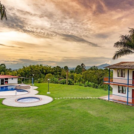 Hotel Rancho Chihuahua Filandia Esterno foto