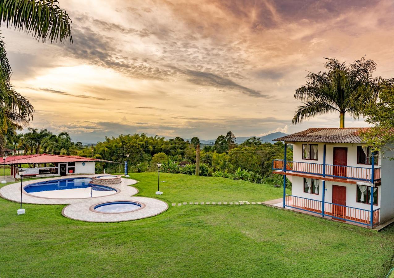 Hotel Rancho Chihuahua Filandia Esterno foto