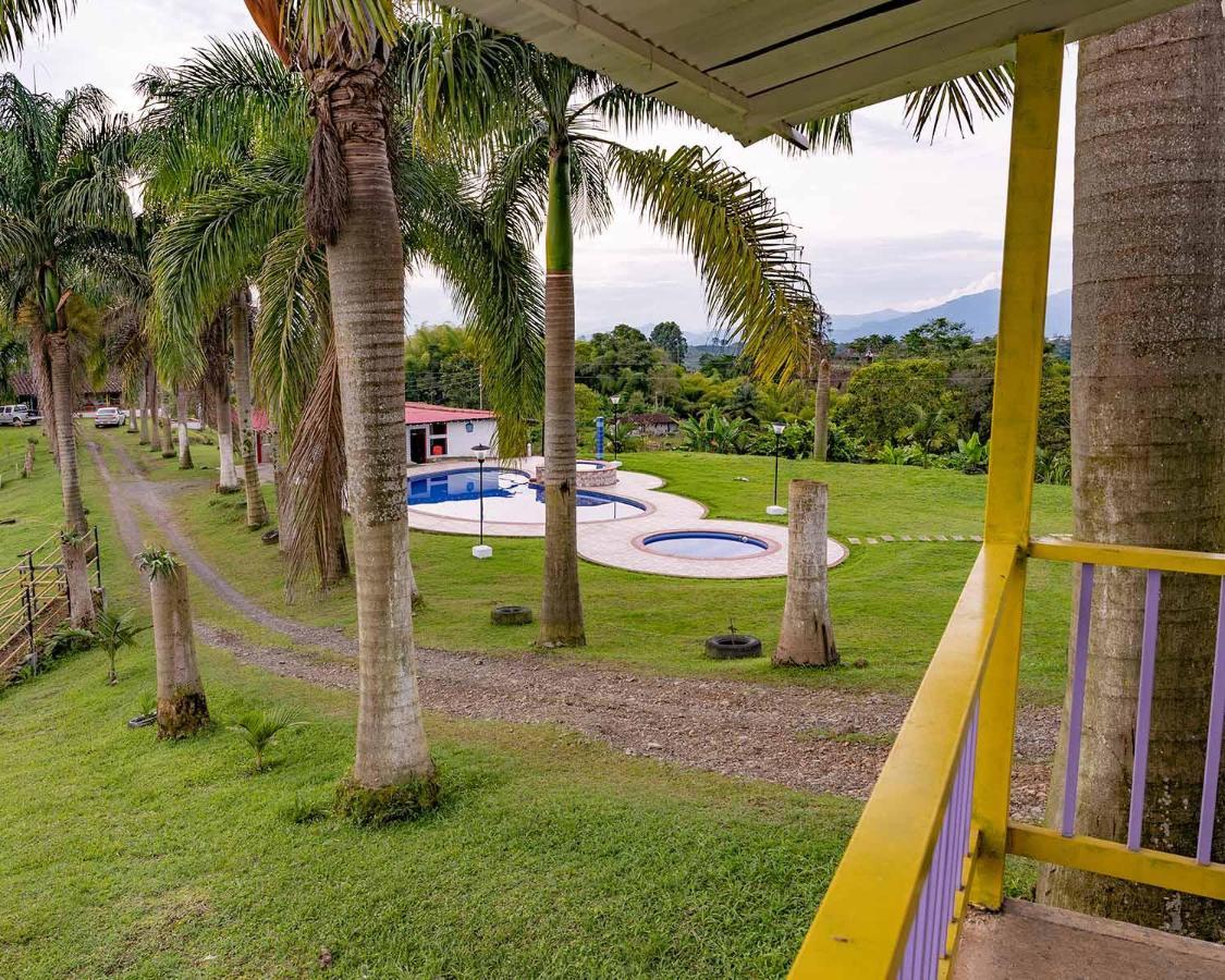 Hotel Rancho Chihuahua Filandia Esterno foto